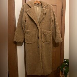 NWOT 🏷️ Teddy Trench coat Pretty Little Thing PYT size: 8 TAN